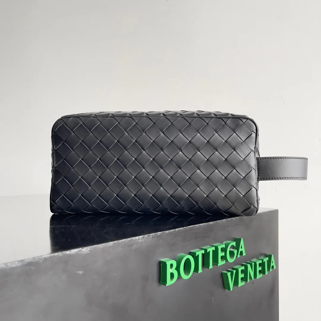 All categories 💚 Authentic bags 💚 BV 2025 new BV toiletry bag
